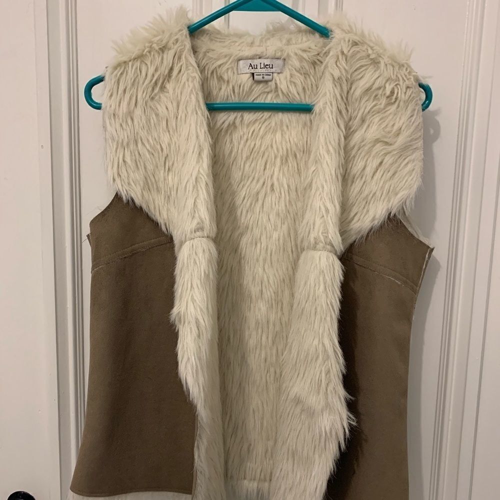Au Lieu Tan and Cream Faux fur vest small